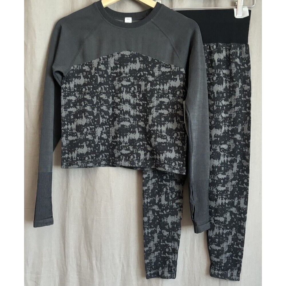 ZELLA NWT Women’s two piece Set Long Sleeve Top And leggings Black and grey